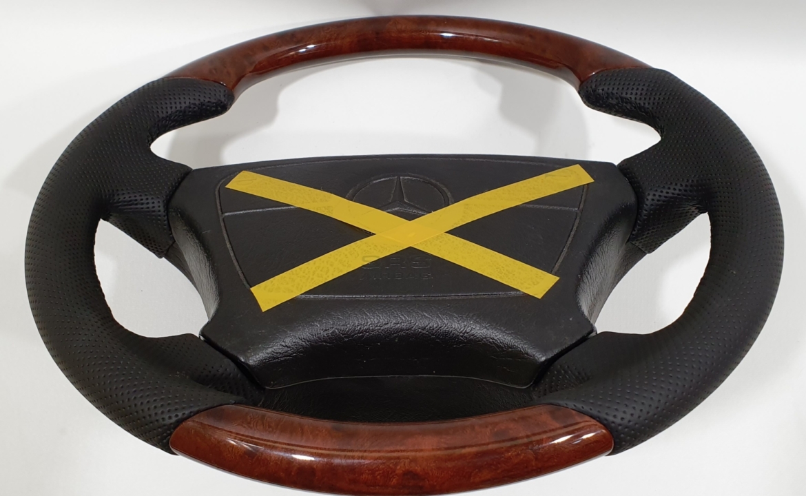 Custom steering wheels from wood & leather
